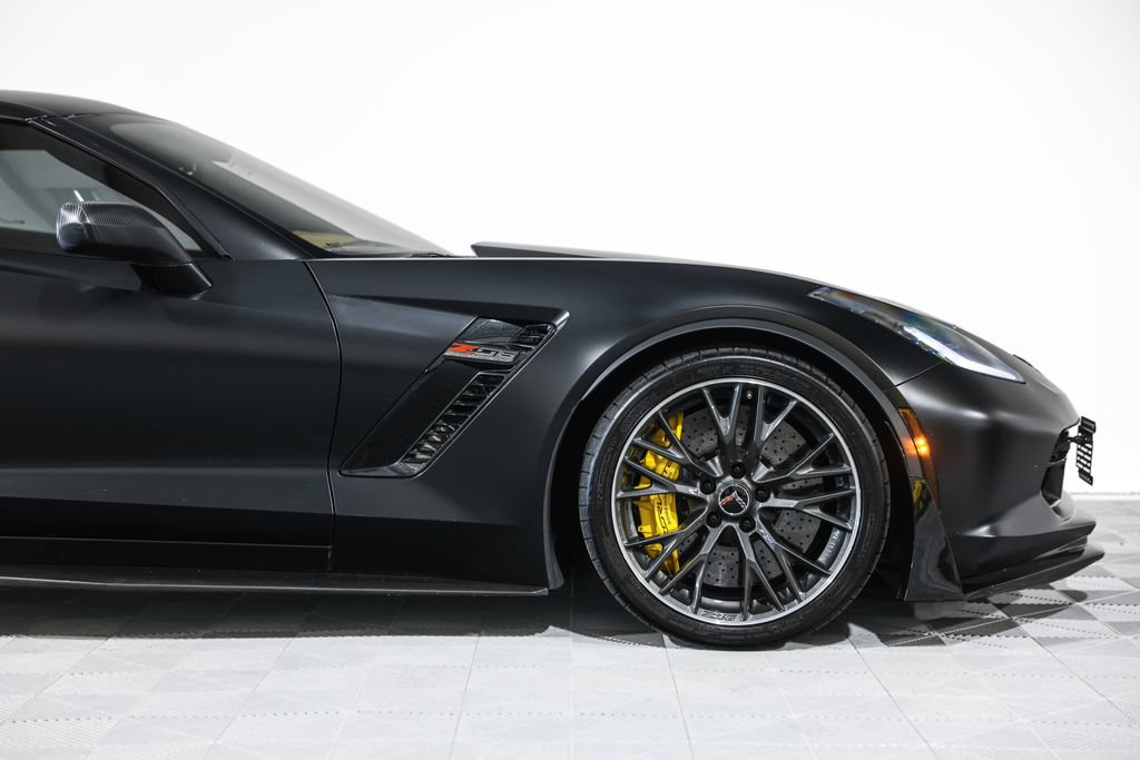 Used 2016 Chevrolet Corvette Z06 w/ 3LZ Preferred Equipment Group RWD image 4