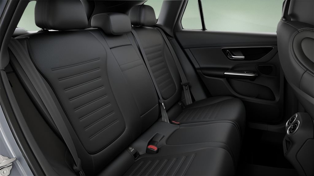 Used 2025 Mercedes-Benz GLC 300 image 40