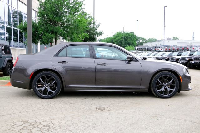 Used 2023 Chrysler 300 Touring L w/ Comfort Group RWD image 4