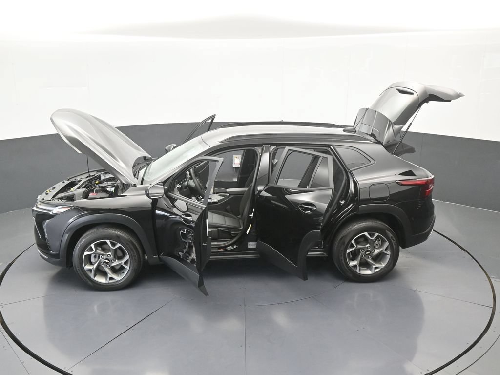 Used 2026 Chevrolet Trax LT FWD image 61
