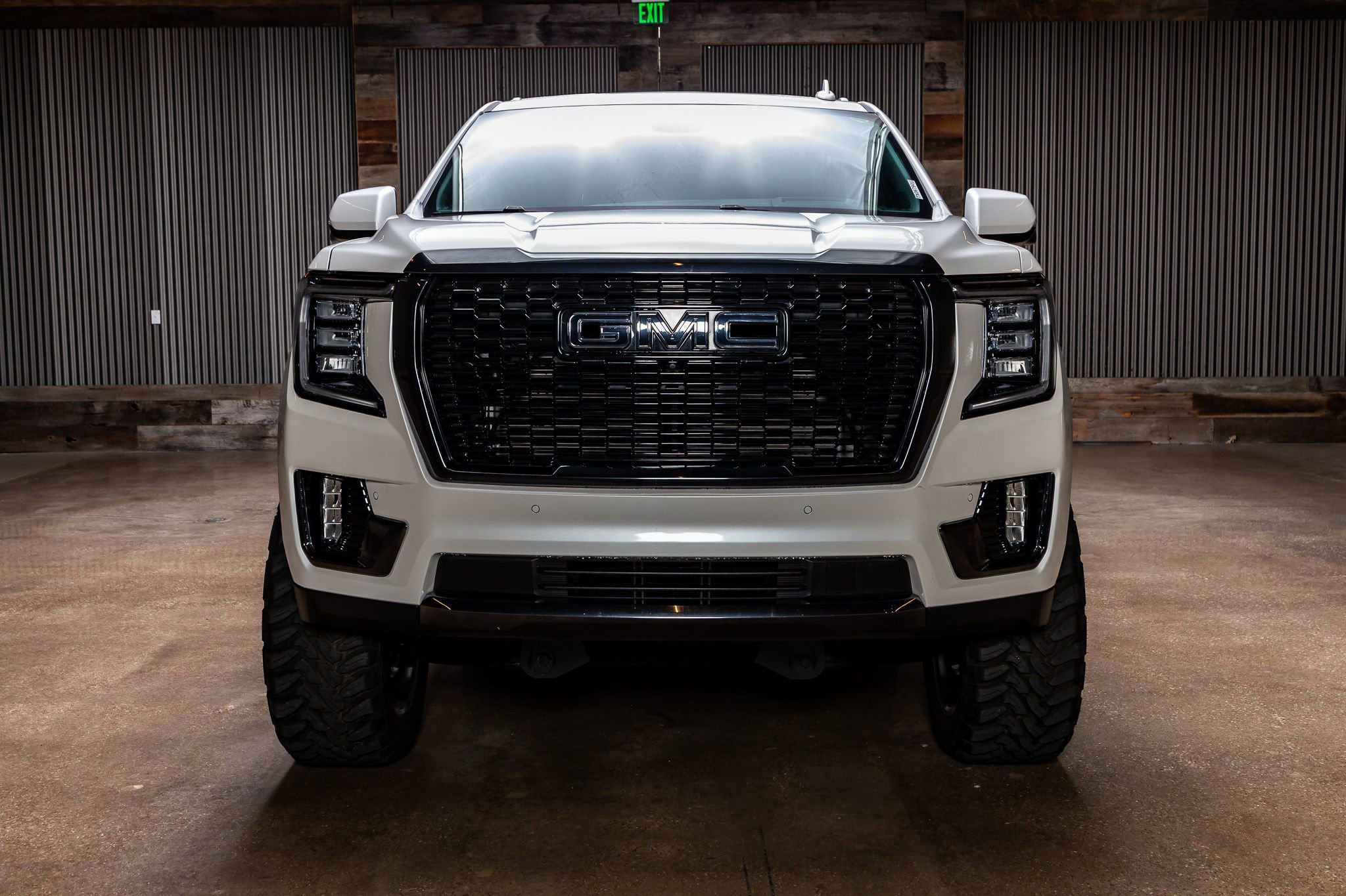 Used 2023 GMC Yukon XL Denali Ultimate image 2