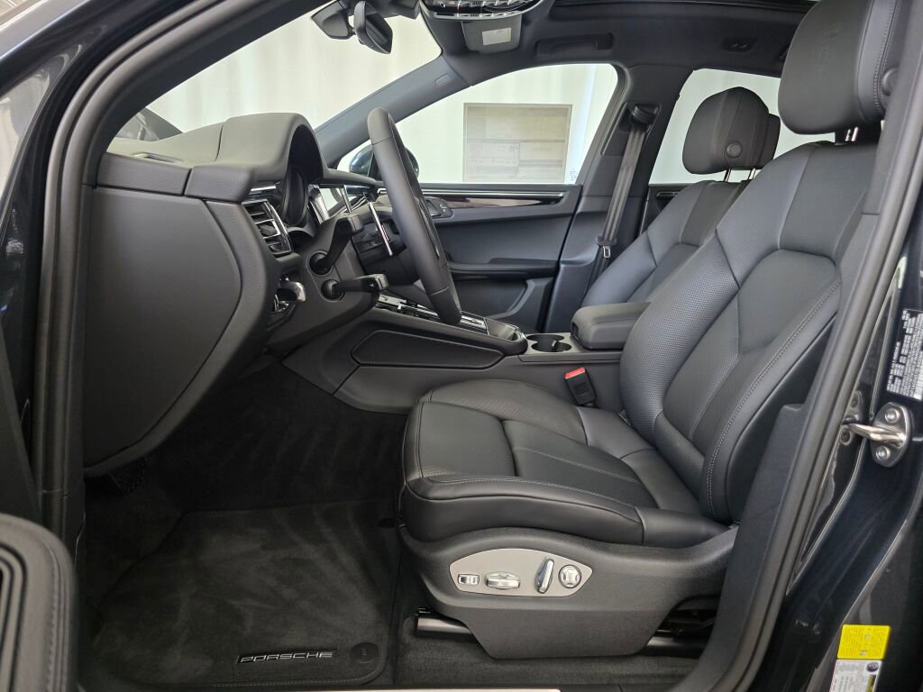 New 2025 Porsche Macan S image 15