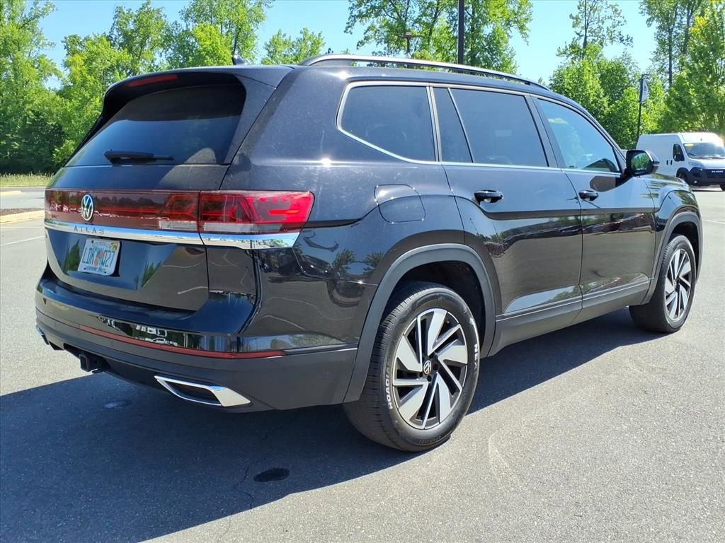 Used 2025 Volkswagen Atlas SE FWD image 32