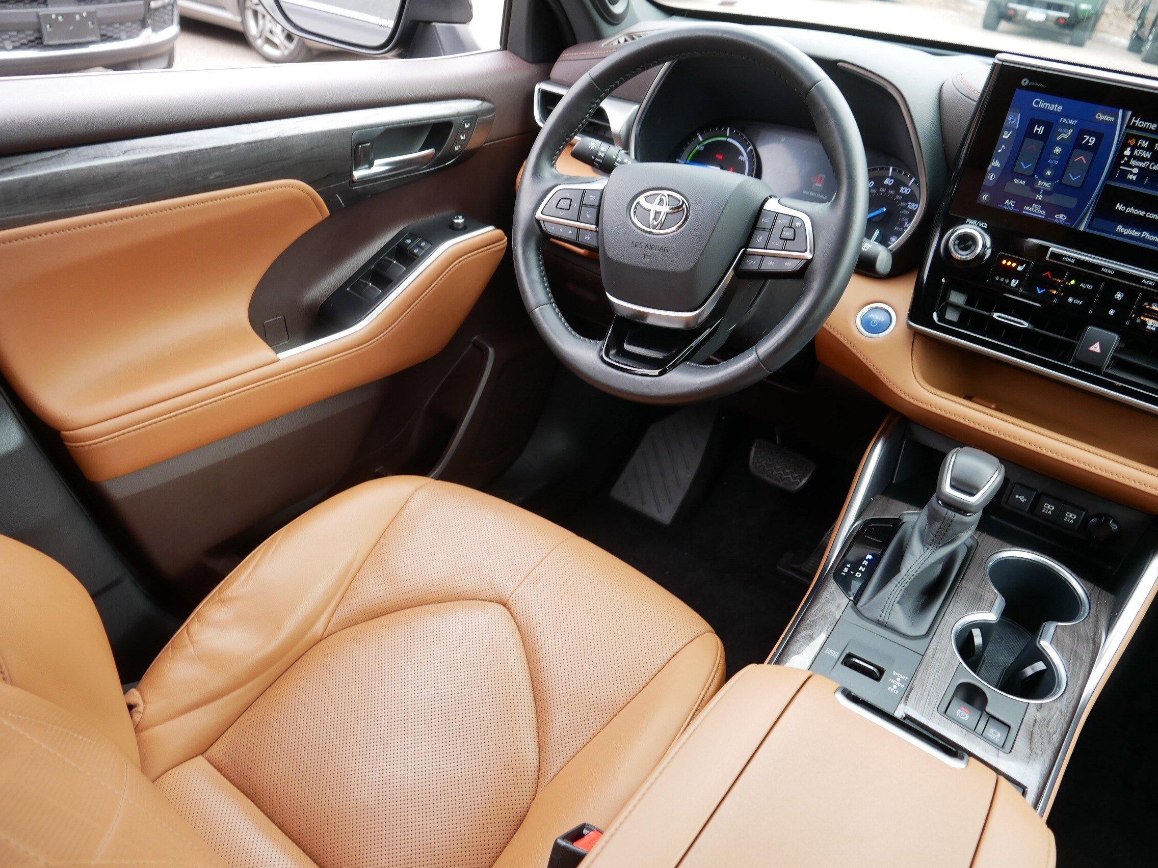 Used 2020 Toyota Highlander Platinum AWD/4WD image 9