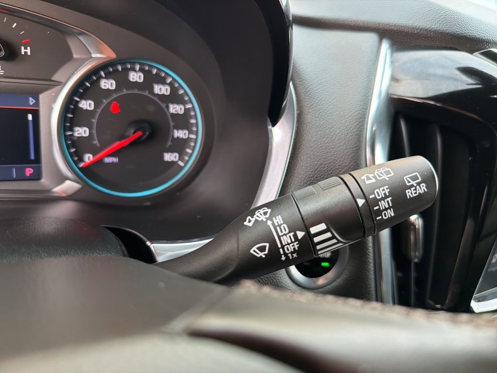 Used 2023 Chevrolet Traverse LT image 18