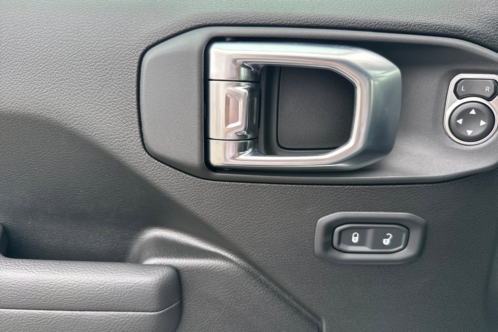 New 2026 Jeep Wrangler Unlimited Rubicon image 10