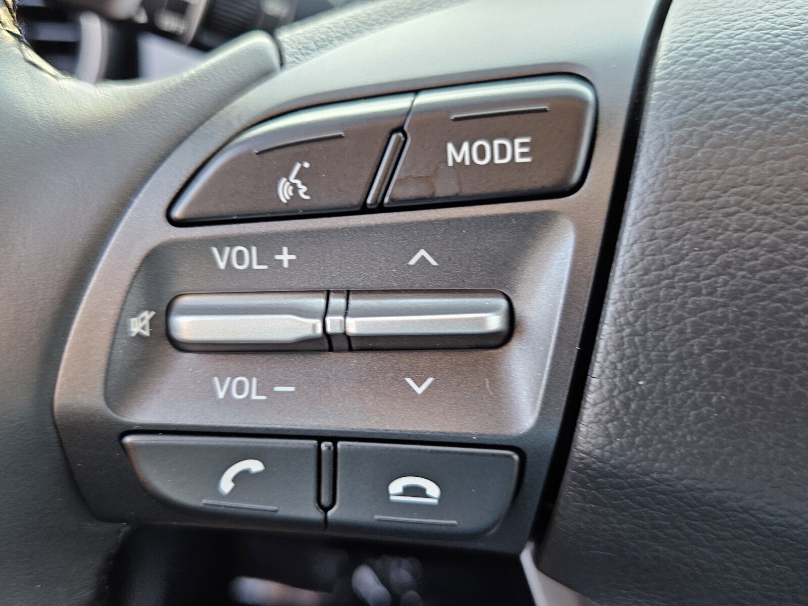 Used 2021 Hyundai Kona Limited w/ Cargo Package image 31