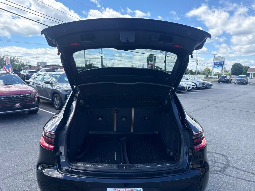 Used 2017 Porsche Macan AWD/4WD image 13
