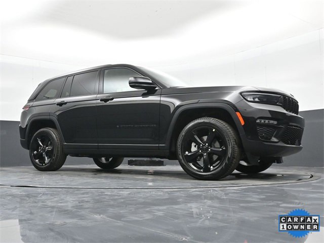 Used 2025 Jeep Grand Cherokee Limited w/ Luxury Tech Group II image 40