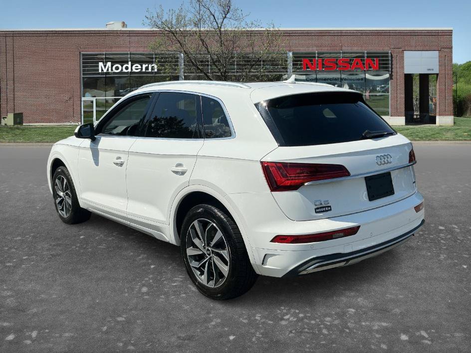 Used 2021 Audi Q5 2.0T Premium w/ Convenience Package AWD/4WD image 2
