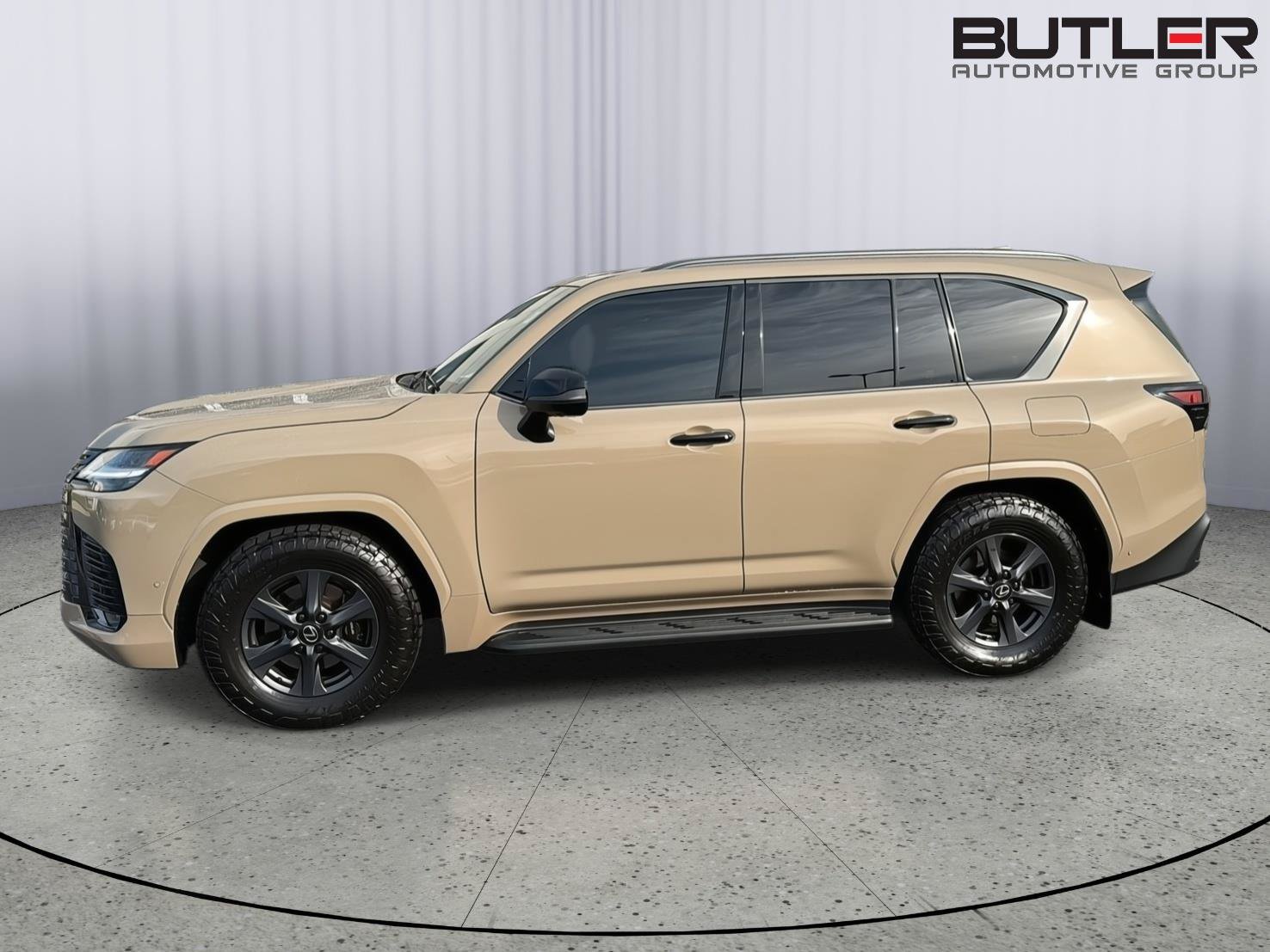 Certified 2025 Lexus LX 700h Overtrail AWD/4WD image 3