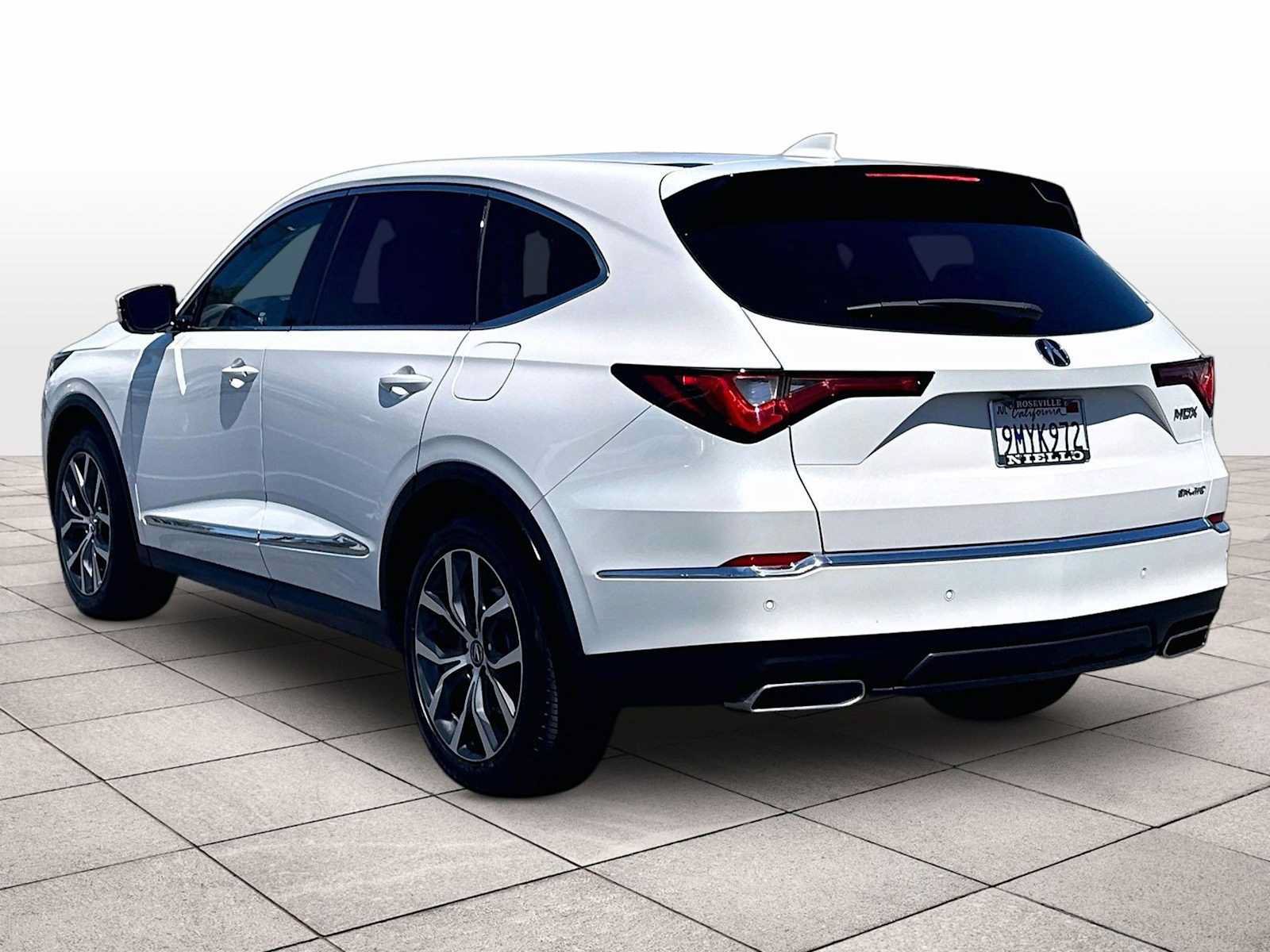 Used 2024 Acura MDX SH-AWD w/ Technology Package image 14