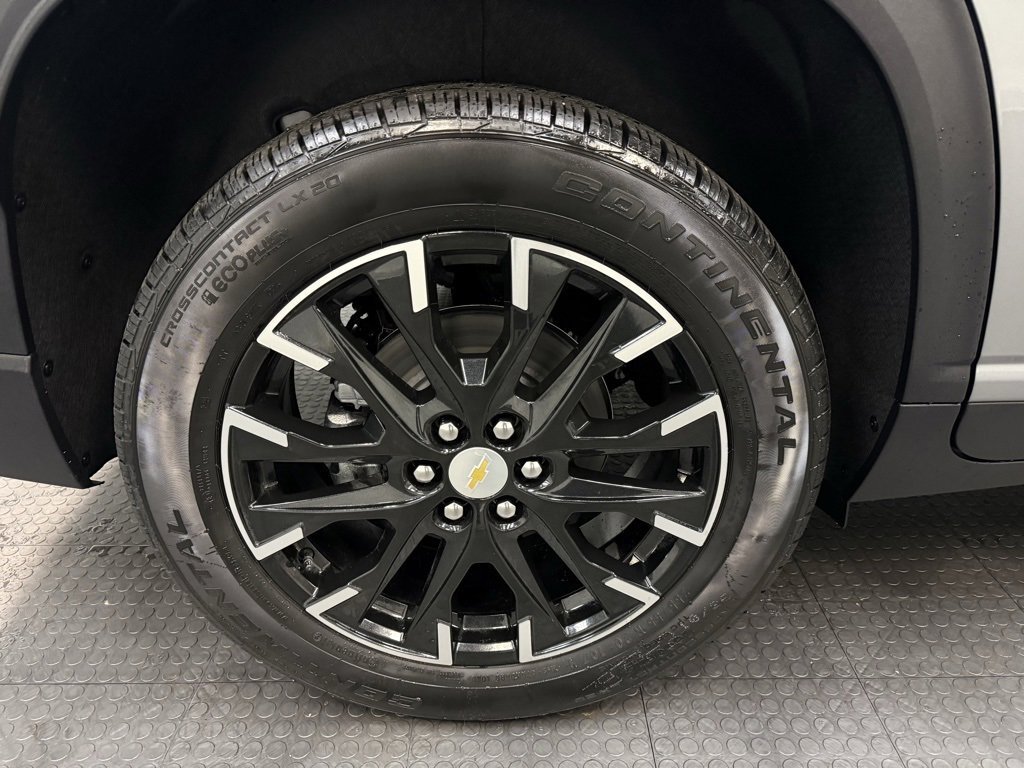 New 2026 Chevrolet Traverse LT w/ Sun and Wheel Package image 13