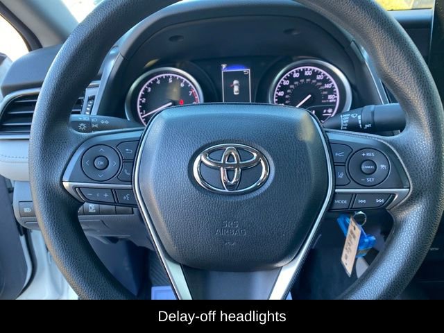 Used 2022 Toyota Camry LE image 7