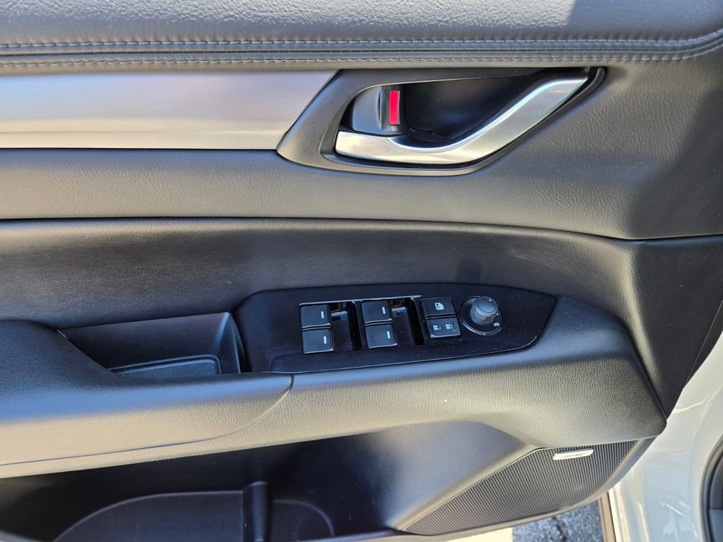 Used 2020 MAZDA CX-5 Touring FWD image 10