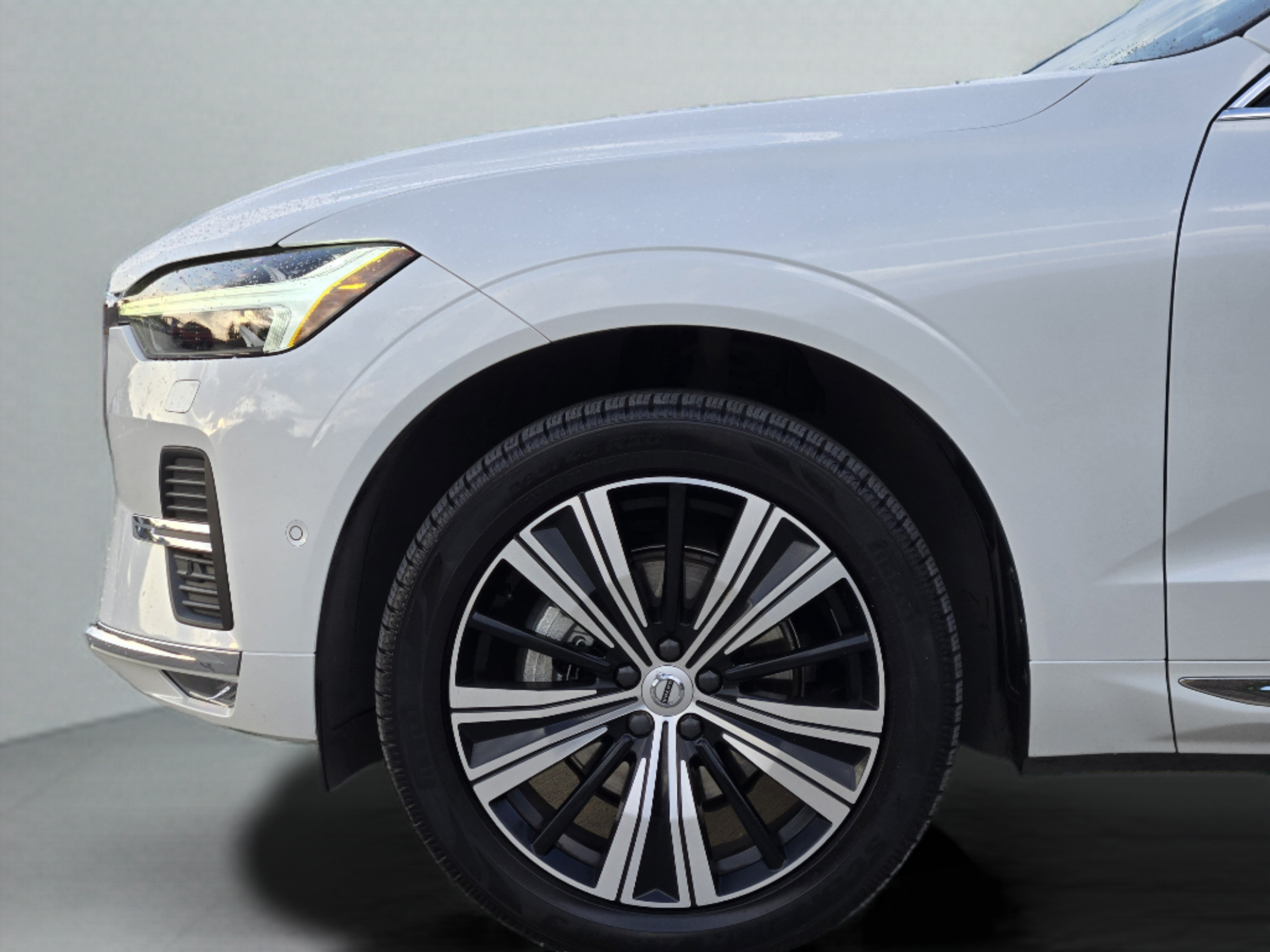Used 2022 Volvo XC60 B5 Inscription w/ Advanced Package AWD/4WD image 29