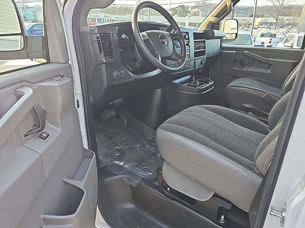 Used 2024 GMC Savana 2500 w/ Driver Convenience Package image 9