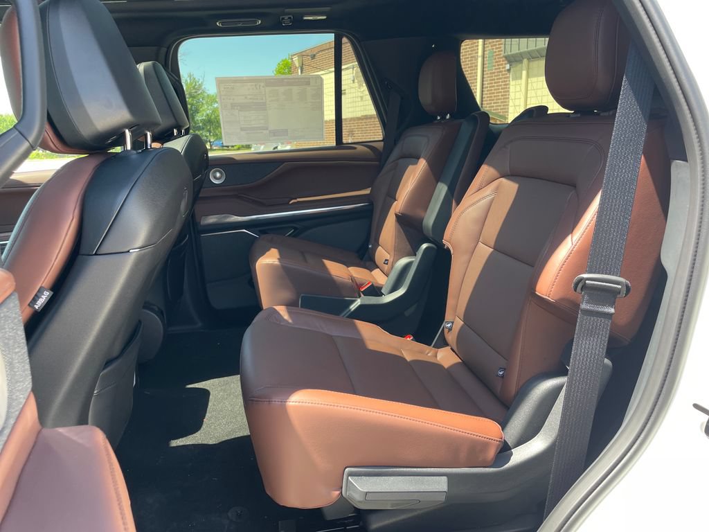 New 2026 Lincoln Navigator Reserve AWD/4WD image 14