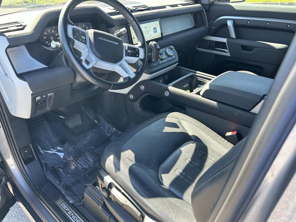 Used 2022 Land Rover Defender 90 X-Dynamic S AWD/4WD image 16