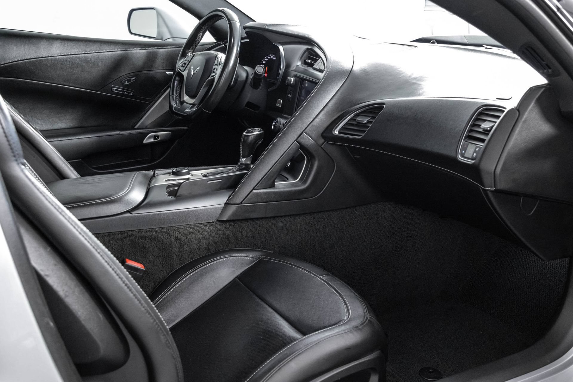 Used 2018 Chevrolet Corvette Grand Sport w/ Z07 Performance Package RWD image 37