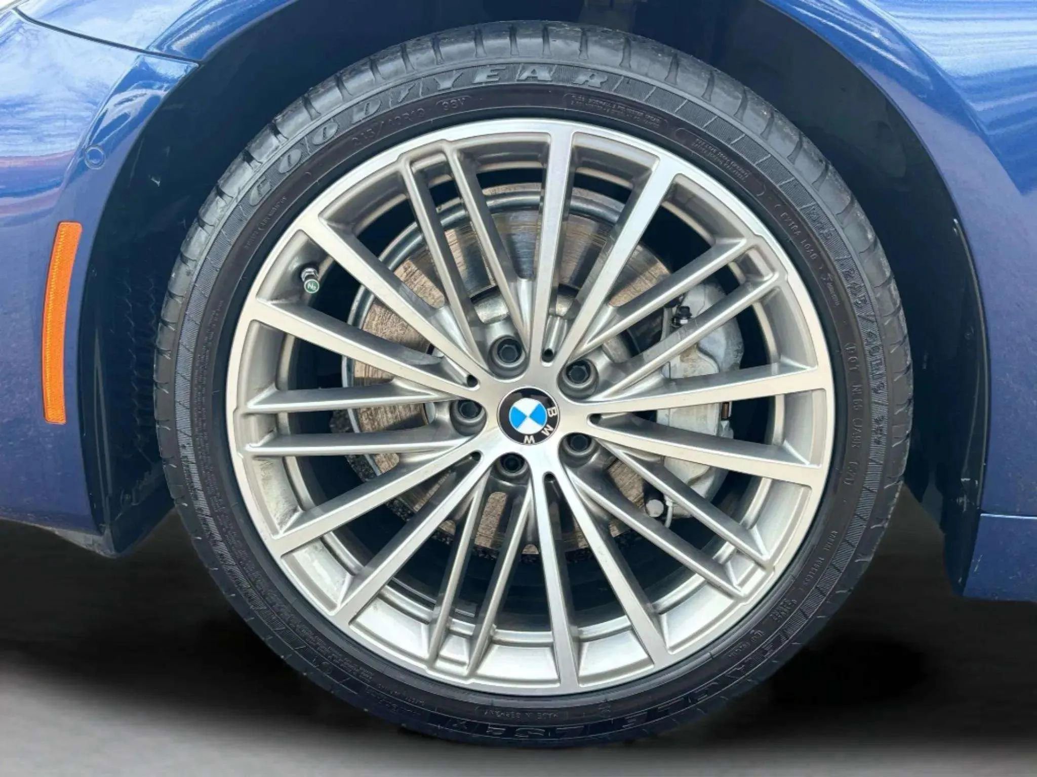 Used 2019 BMW 540i w/ Premium Package image 36