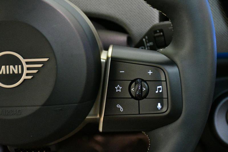 Used 2025 MINI Cooper S image 29