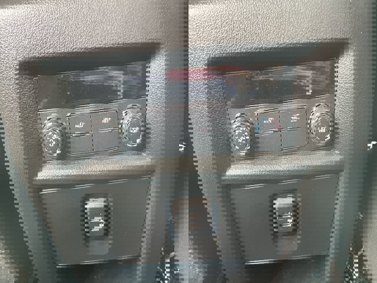 Certified 2022 Chevrolet Traverse LT image 21