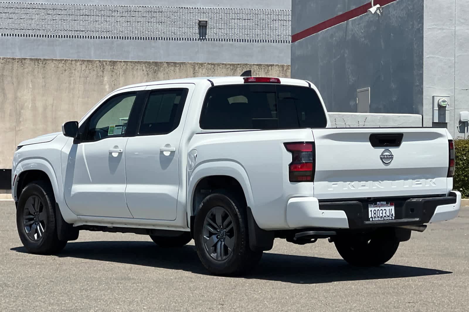 Used 2025 Nissan Frontier SV RWD image 7
