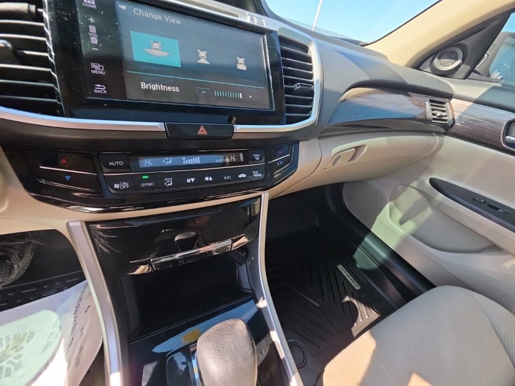 Used 2016 Honda Accord EX image 21