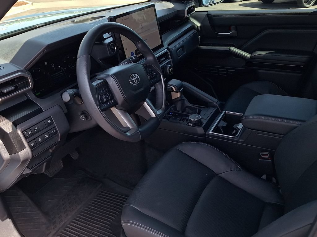 Used 2025 Toyota 4Runner Limited AWD/4WD image 10
