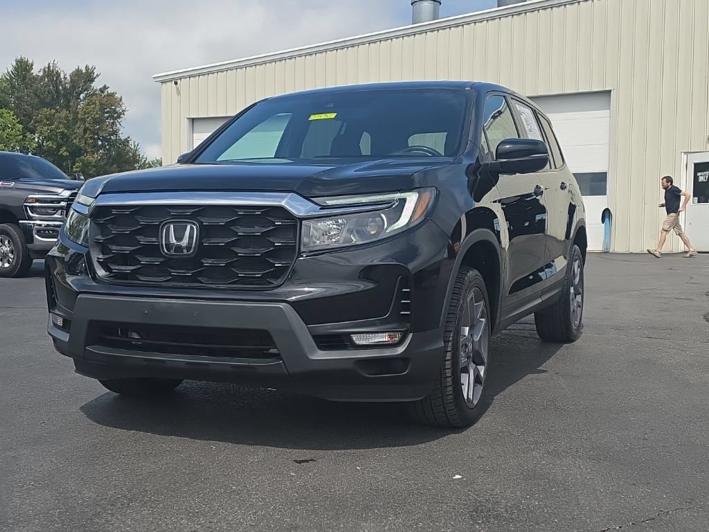 Used 2023 Honda Passport EX-L image 3