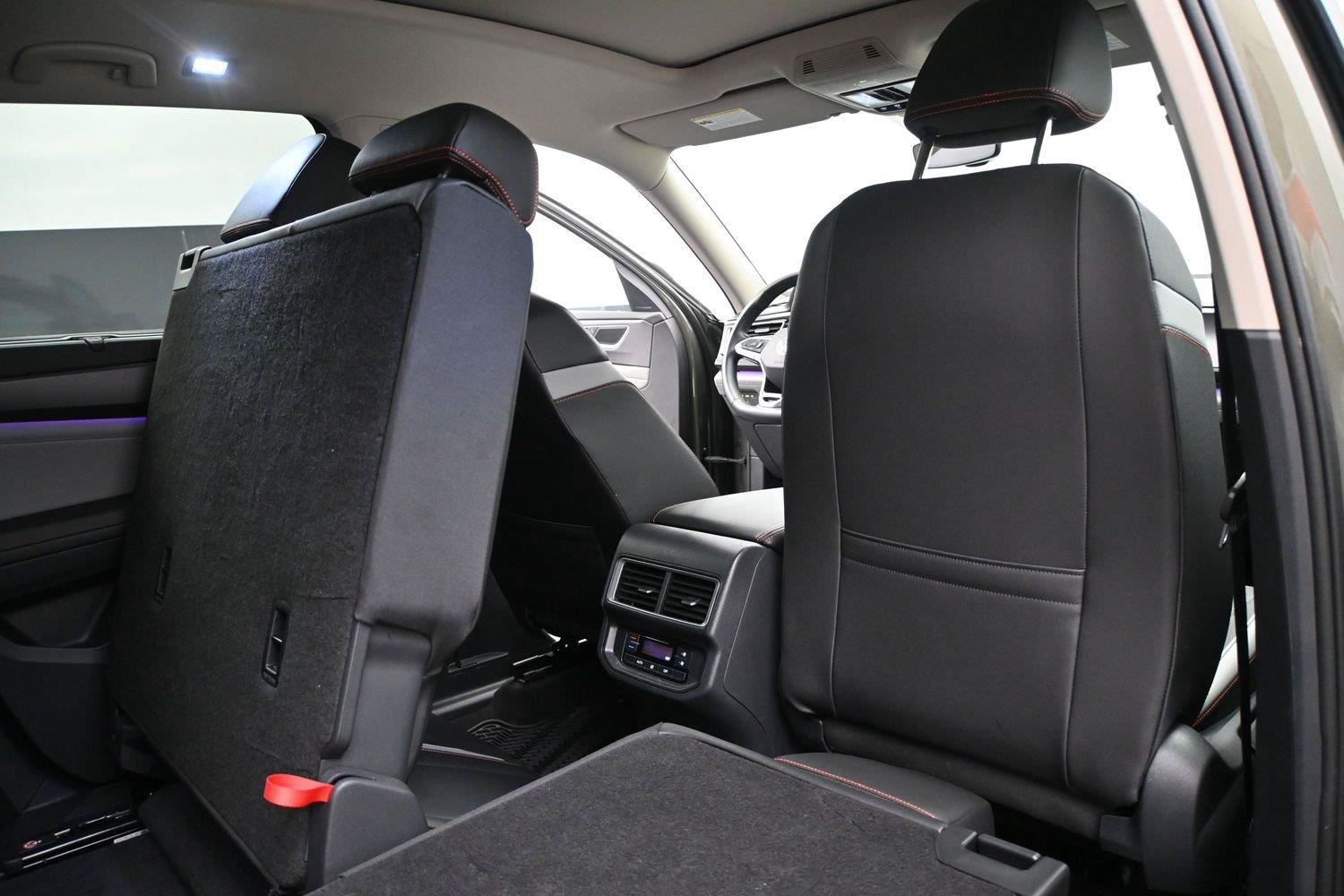 Used 2025 Volkswagen Atlas Peak Edition SE AWD/4WD image 26