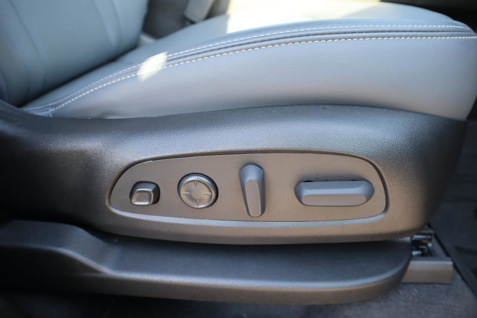 Used 2022 Buick Enclave Premium w/ Experience Buick Package image 56