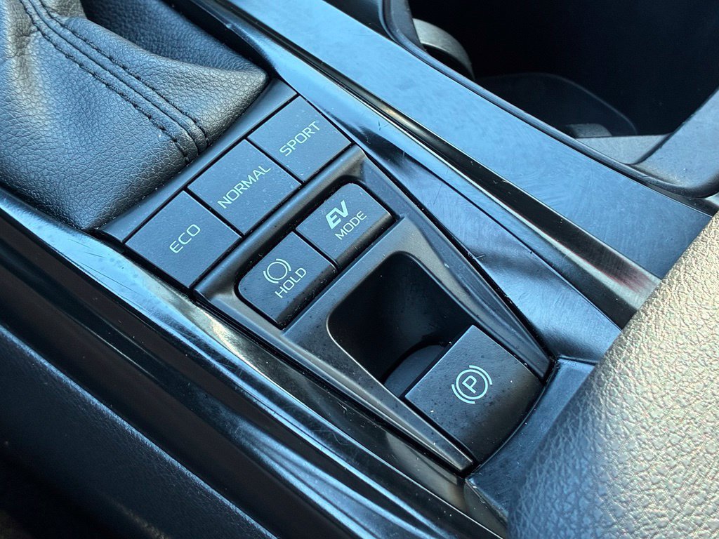Used 2025 Toyota Camry LE FWD image 26