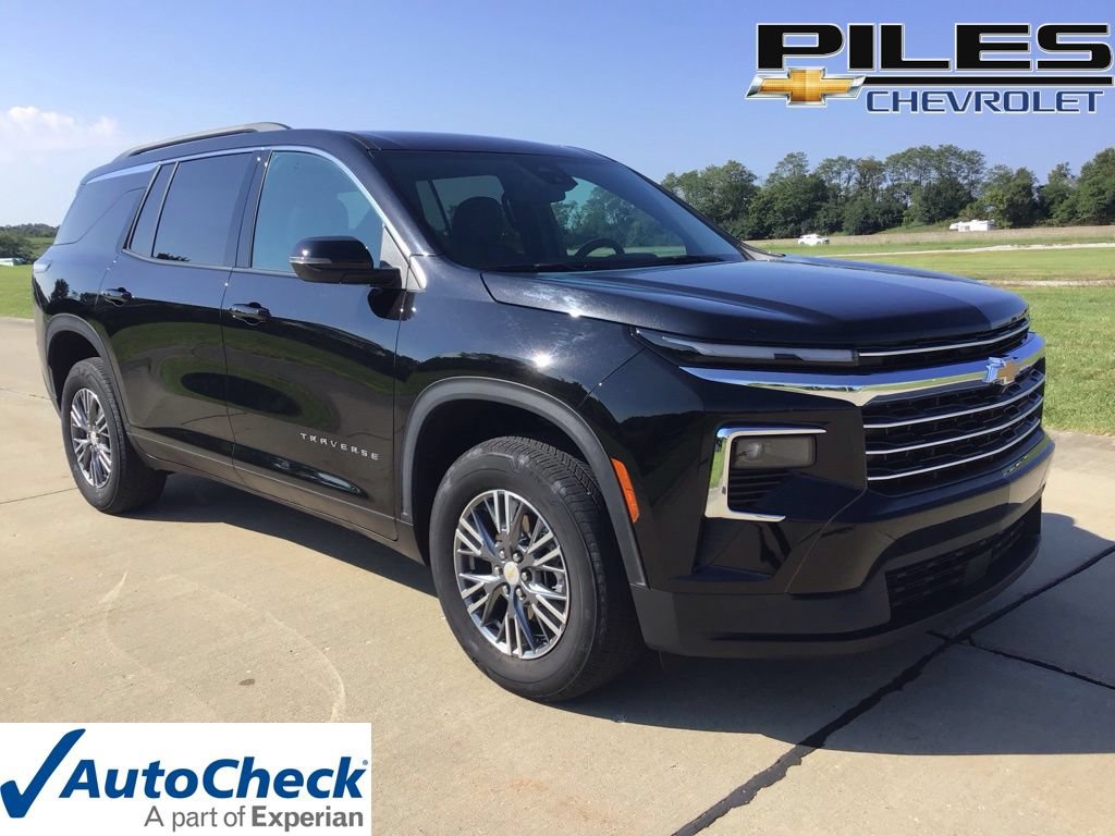 Used 2026 Chevrolet Traverse LT