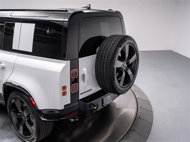 New 2026 Land Rover Defender 110 X-Dynamic SE AWD/4WD image 31