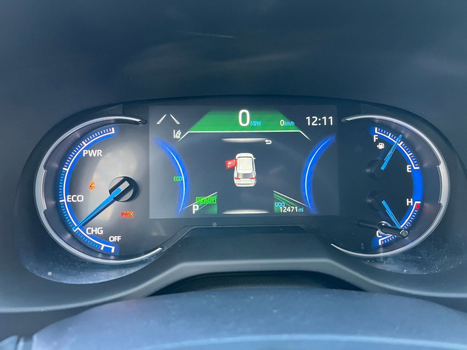 Used 2025 Toyota RAV4 LE image 39