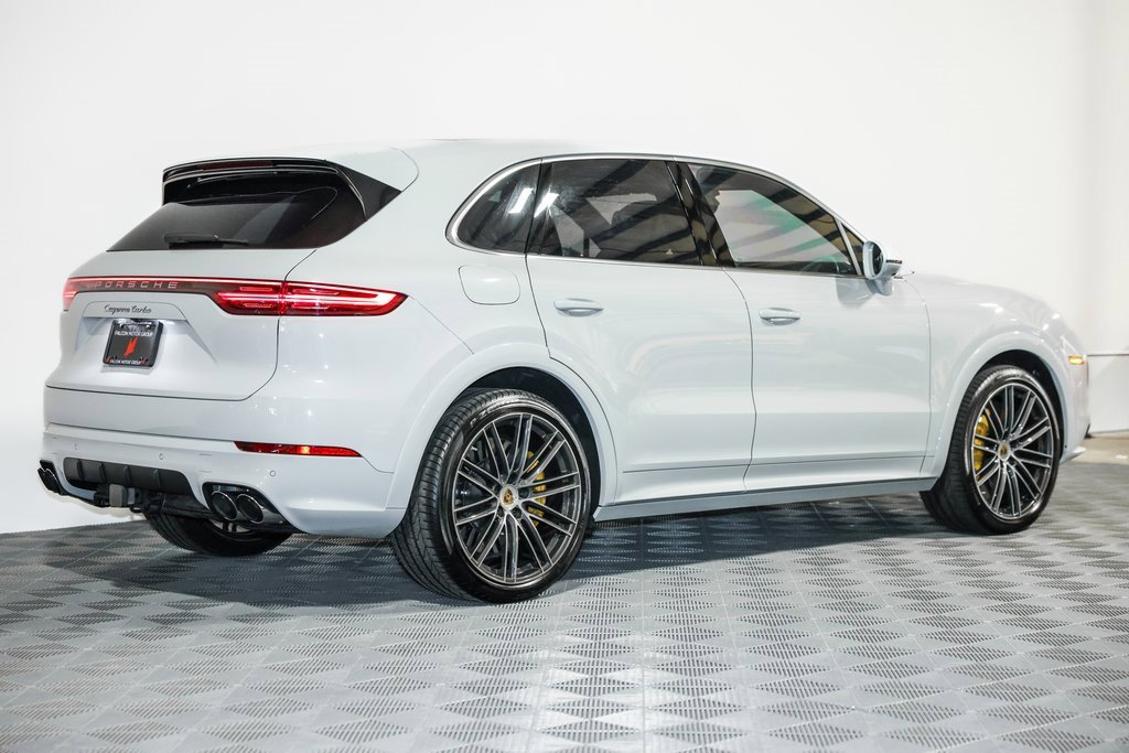 Used 2019 Porsche Cayenne Turbo w/ Sportdesign Package image 6