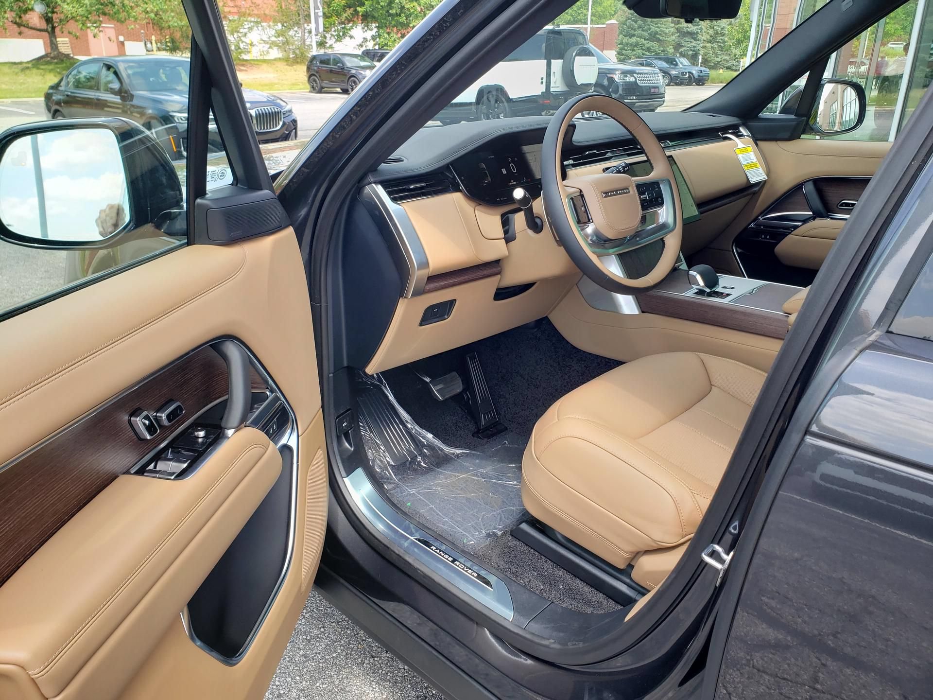 New 2026 Land Rover Range Rover SE AWD/4WD image 9