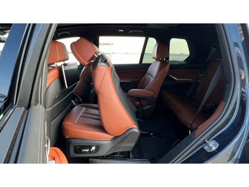 Used 2020 BMW X7 M50i image 32