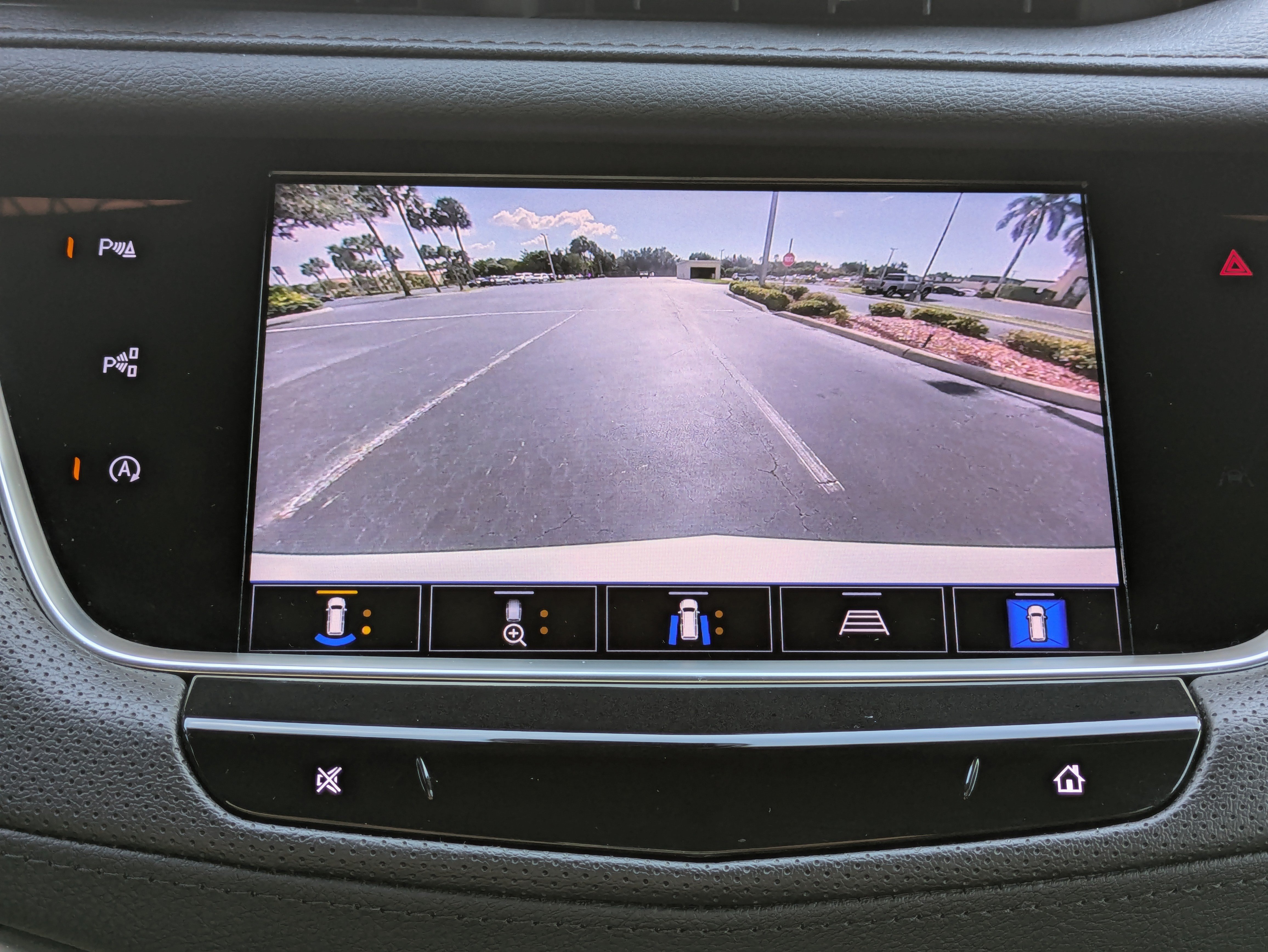 Certified 2023 Cadillac XT5 Sportv w/ Technology Package AWD/4WD image 29
