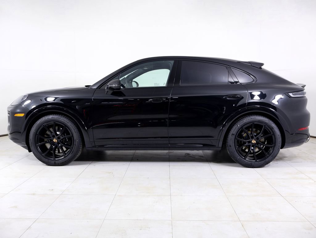 New 2026 Porsche Cayenne GTS image 2