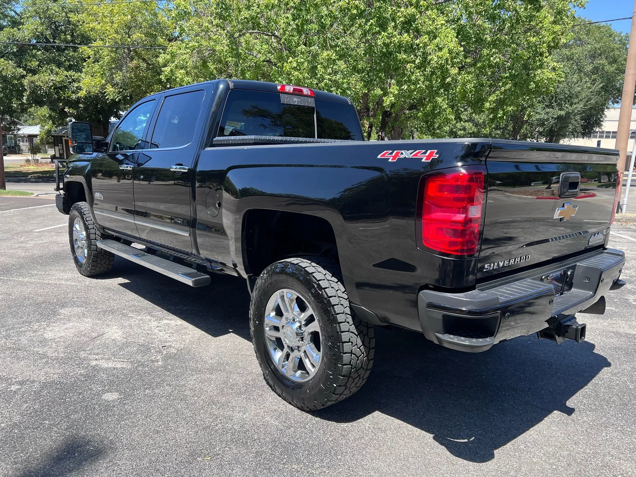 Used 2016 Chevrolet Silverado 2500 High Country w/ Duramax Plus Package image 6