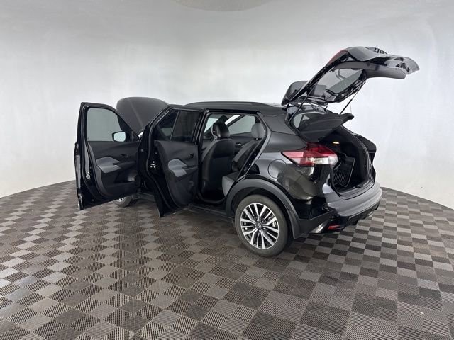 Used 2024 Nissan Kicks SR w/ SR Premium Package image 20