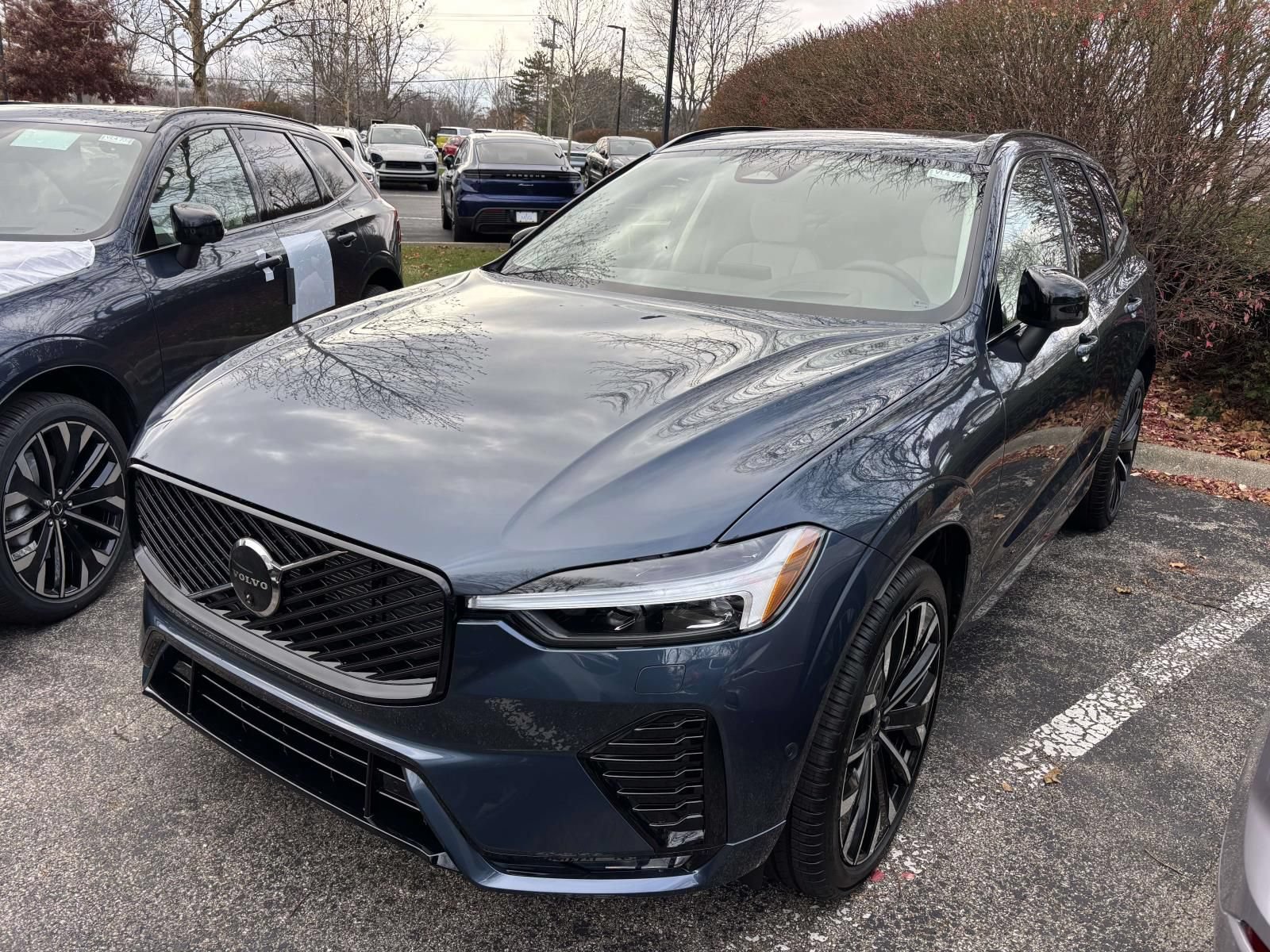New 2026 Volvo XC60 B5 Ultra w/ Protection Package Premier AWD/4WD image 3