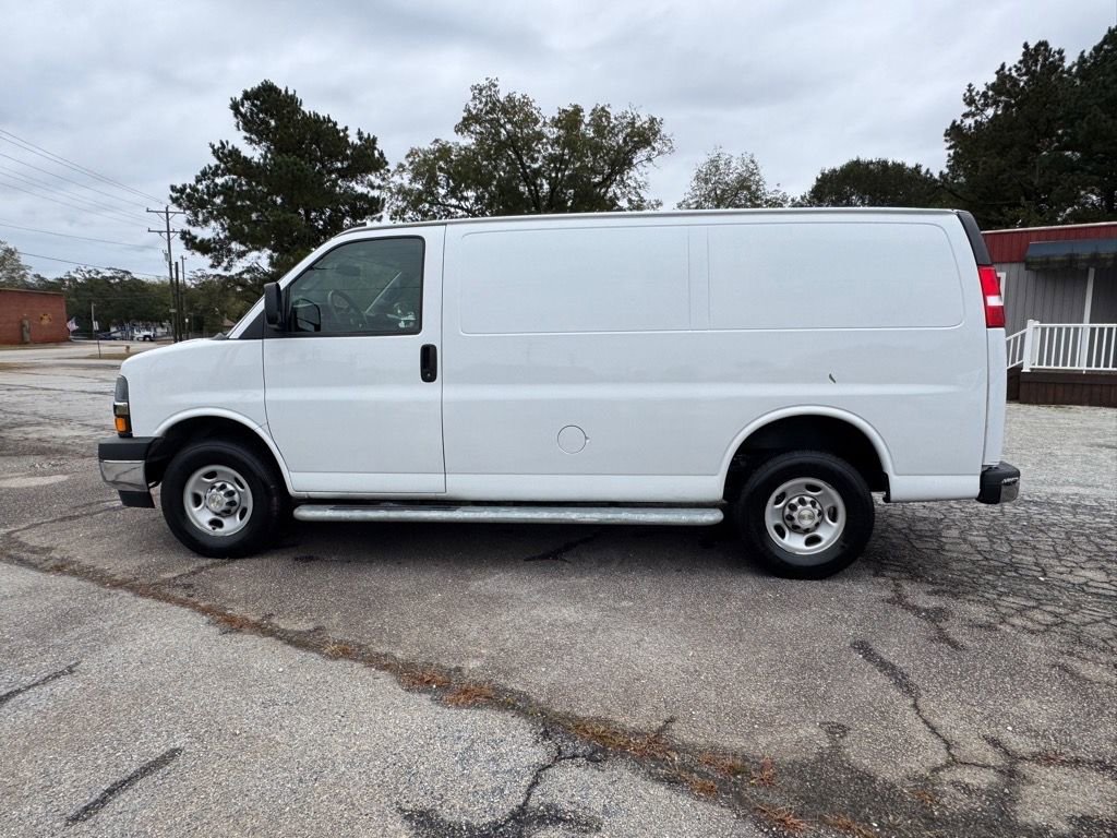 Used 2024 Chevrolet Express 2500 w/ Driver Convenience Package RWD image 6