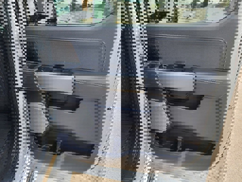 New 2026 Ford F350 Lariat image 15