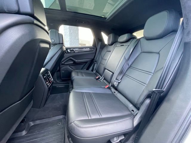 Used 2023 Porsche Cayenne GTS AWD/4WD image 27