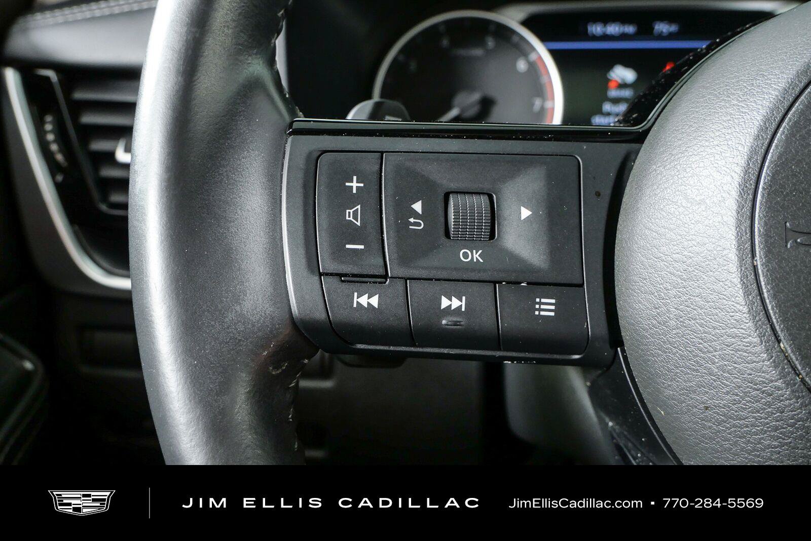 Used 2021 Nissan Rogue SV w/ Premium Package FWD image 13