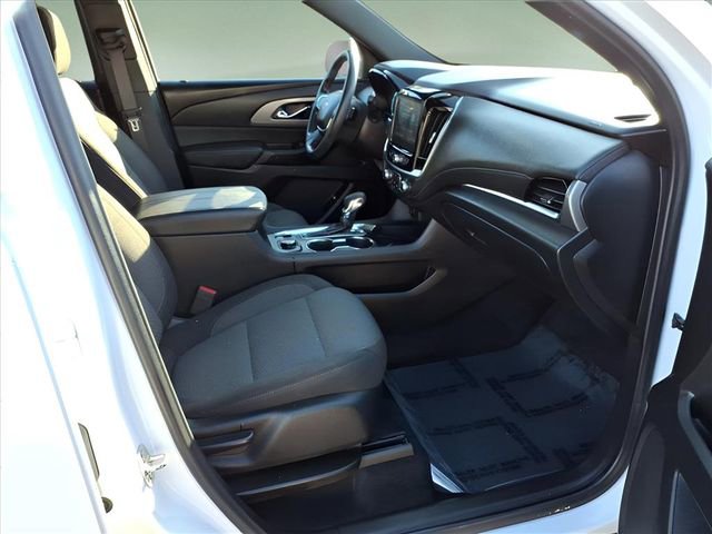 Used 2023 Chevrolet Traverse LT image 17